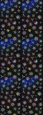 Manzaralı çiçek deseni. Çiçek kompozisyonu, el boyası, hassas şablon. Sevgililer günü ve tebrik kartı konsepti için şık bir davetiye. Üst görünüm, yumuşak gri ve mavi renk.