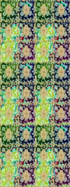 Yeşil renklerdeki altın element. Lüks, kraliyet ve Viktorya dönemi konsepti. Yeşil yerine altın rengi barok çiçekli eskiz deseni. Süslü raster dekorasyonu.