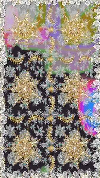 Geleneksel oryantasyon süsü. Klasik raster sarısı, kusursuz desen. Klasik klasik klasik arka plan. Gri renklerde, altın elementlerle kusursuz desen.