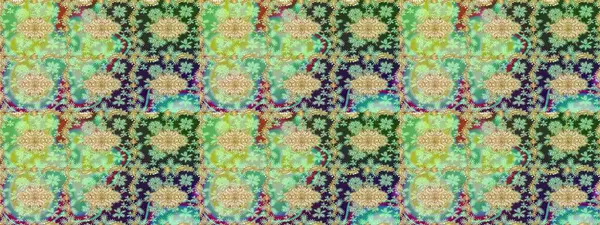 Altın elementli yeşil renkli altın desen. Süslü dekorasyon. Raster klasik barok çiçek deseni altın rengi. Lüks, kraliyet ve Viktorya dönemi konsepti.