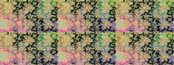 Altın elementlerle nötr renklerde altın desen. Süslü raster dekorasyonu. Barok tarzında duvar kağıdı tasarımı için kusursuz damaske deseni arkaplanı.