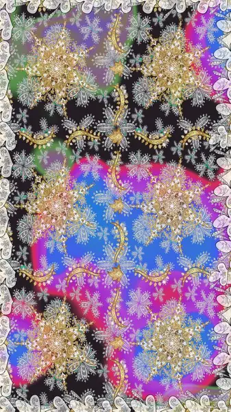 Barok tarzında altın çiçekli süs. Damask arkaplanı. Altın çiçekli, pürüzsüz desen. Gri renklerdeki altın element.