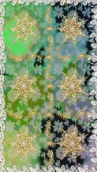Noel, kar tanesi, yeni yıl. Yeşil renklerde ve altın elementlerle kusursuz klasik desen. Yeşil renklerdeki altın desenli altın elementler.