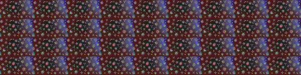 Mor ve kahverengi renkte çiçekler. Küçük çiçekte sevimli çiçek deseni var..