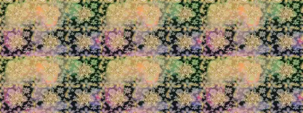 Damask pürüzsüz yineleme kalıbı. Bej ve nötr renklerde altın element. Barok tarzında altın çiçekli süs. Antika altın tekrarlanabilir duvar kağıdı.