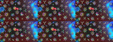 Mor ve mavi renkte etnik çiçeklerle süslenmiş zarif bir eskiz şekli. Raster Çiçek İllüstrasyon Şirin Tekstil.