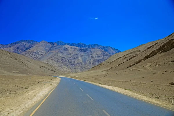 Leh, Ladakh, Hindistan 'a giden yollar..