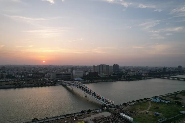 阿塔尔桥Ahmedabad Gujarat印度 日落时间艾哈迈达巴德市景观 — 图库照片