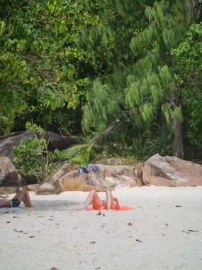 Baie Beau Vallon - Seyşeller 'deki Mahe adasında tropikal plaj