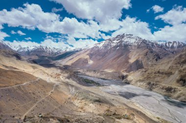 Spiti Vadisi 'ndeki Dhankar Köyü, Himachal Pradesh, Hindistan.