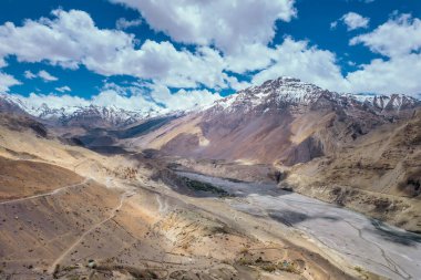Spiti Vadisi 'ndeki Dhankar Köyü, Himachal Pradesh, Hindistan.