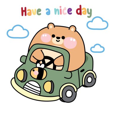 Şirin şişman ayı, beyaz arka planda bulutlu yeşil bir araba kullanıyor. Tombul vahşi hayvan karakteri çizimi. Oyuncak el çizimi. Kart, poster, bebek kıyafeti, çıkartma..