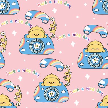 Tatlı tavuğun kusursuz deseni klasik retro telefon masası pastel arka planda kalıyor. Çocuk grafiği. Gökkuşağı, bulut, çiçek eli çizilmiş..