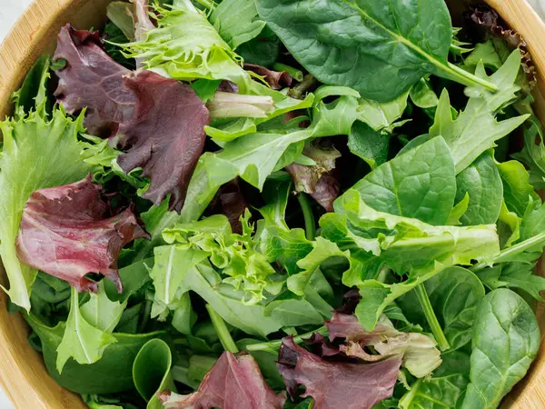 Friss Fajta Saláta Zöldség Barna Tál Kilátás Felülről Jogdíjmentes Stock Képek