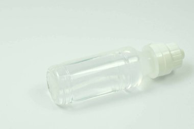 Yarayı temizlemek için bir şişe tuz döşedim..