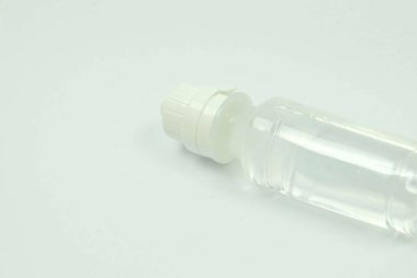 Yarayı temizlemek için bir şişe tuz döşedim..