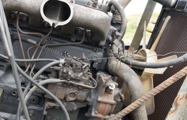 Eski model motor kanal boyunca kalır..