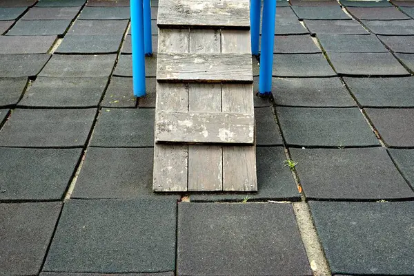 Közelkép Régi Fából Készült Lépcső Gyermekjátékok Játszótéren — Stock Fotó