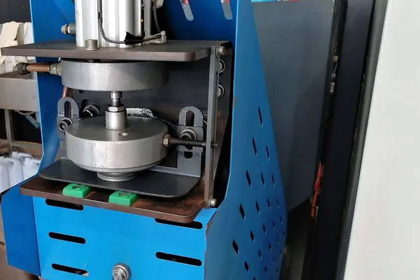 Veiw Plastic Granules Machine Melted Lumps Next Process Phonograph Disk — Stock Photo, Image