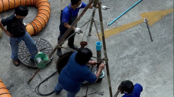 Jatujak Bangkok Tajlandia Paź 2023 Pracownicy Ulepszają Rury Odwadniające Ulicy — Wideo stockowe