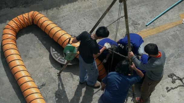 Jatujak Bangkok Thailandia Ottobre 2023 Lavoratore Sta Migliorando Tubi Drenaggio — Video Stock
