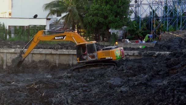 Bangkhen Bangkok Thailand Dec 2023 Excavator Machine Working Pond City — Stock Video