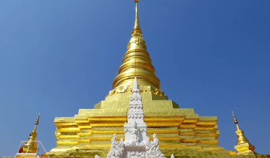 Chae Haeng-Nan 'ın kuzey Nan Eyaleti, Tayland' dan güzel bir altın pagoda Wat Phra.