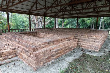 Lembah Bujang ya da Bujang Vadisi, Hindu ve Budizm etkisiyle Merbok Kedah Malezya 'da popüler bir arkeoloji müzesidir.