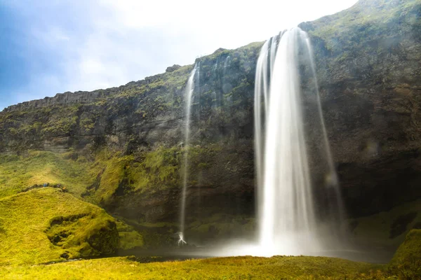 Seljalandsfoss Vodopád Nachází Jižním Regionu Islandu Nichž Návštěvníci Mohou Chodit Stock Snímky