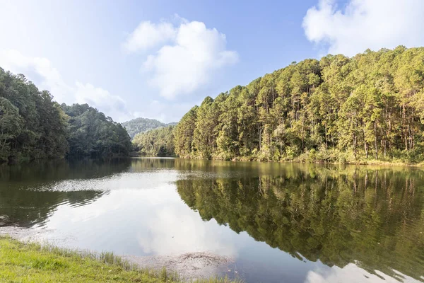 stock image Pang Ung is a tourist attraction in Mae Hong Son province, Northern Thailand with scenic alpine lake and pine trees.