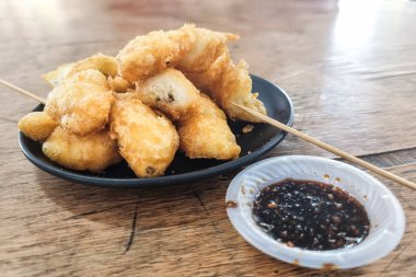 Pisang goreng ya da sos soslu muzlu börek, Güney Malezya 'da özgün bir lezzet özellikle Johor eyaletinde..