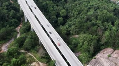 Rawang Bypass, Selangor, Malezya 'da bulunan Rawang Serendah Otoyolu olarak da bilinir. Bu rota Serendah 'dan Selayang' a olan yolculuğu 2 saatten sadece 30 saate düşürdü.