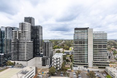 Box Hill, Melbourne, Victoria, Avustralya 'nın Merkez İş Bölgesi' nin 14 kilometre doğusunda yer alan bir banliyö. Burada Melbourne CBD ile birlikte Box Hill ticari binaları yer almaktadır.