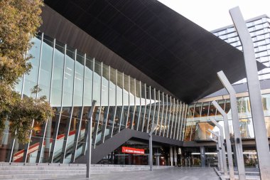Melbourne Kongre ve Sergi Merkezi 'nin dış cephesi. Avustralya 'daki 70 bin metrekarelik en büyük fuar ve sergi yeri..