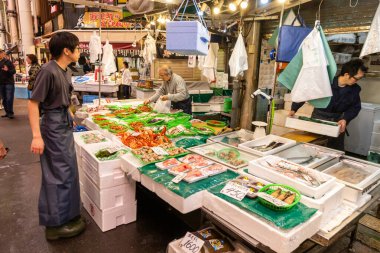 Omicho pazarı, Orta Japonya 'nın Kanazawa kentindeki taze ürünler, deniz ürünleri satan en popüler pazarlardan biridir..
