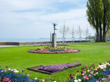 Rorschach, İsviçre 'nin Constance Gölü kıyısında yer alan küçük bir kasabadır. Çiçekler ve sanat eserleri olan güzel bir bahçe..