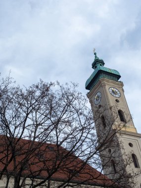 St. Peter, Münih, Almanya 'nın kilise kulesi şehir üzerindeki güzel manzarasıyla ünlüdür.. 