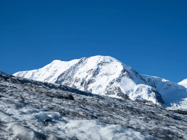 不同的Liskamm是瑞士瓦利斯的一座著名山峰 拥有超过4万米的冰川景观 美丽阳光明媚的夏日 — 图库照片