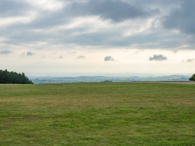 Almanya, Bopfingen 'in küçük havaalanından Schwaebische Alb' in yüksekliğinden güzel bir manzara izliyorsunuz..