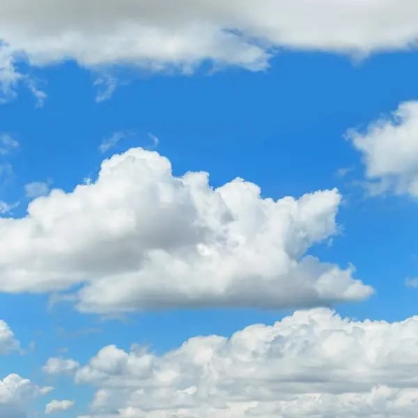 Nuvole Nel Cielo Blu Sfondo Naturale Immagine Stock