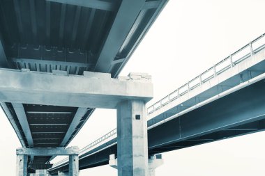 Otoyol viyadük, aşağıdan manzara