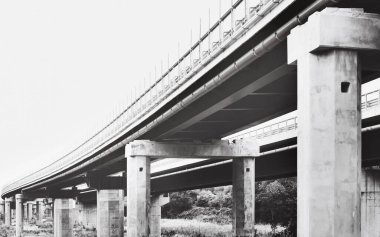 Otoyol viyadük, aşağıdan manzara