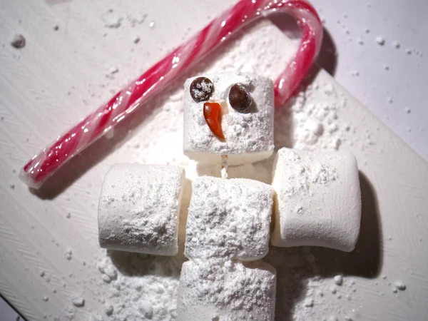 Marshmallow Bonbons Schneemann Mit Weihnachtsbonbons Stock Mittel Schuss Selektiven Fokus — Stockfoto