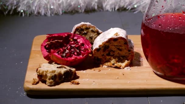 Χριστουγεννιάτικο Κέικ Πρησμένο Παντς Φρούτου Ρόδι Μεσαίο Dolly Shot Επιλεκτική — Αρχείο Βίντεο