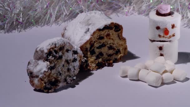 Χριστουγεννιάτικο Κέικ Πρησμένο Marshmallow Χιονάνθρωπος Μεσαίου Dolly Zoom Shot Επιλεκτική — Αρχείο Βίντεο