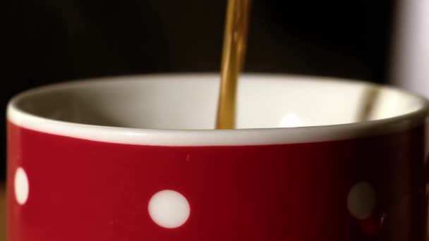 Pouring Coffee Colorful Polka Dot Mug Close Zoom Shot Slow — Vídeos de Stock