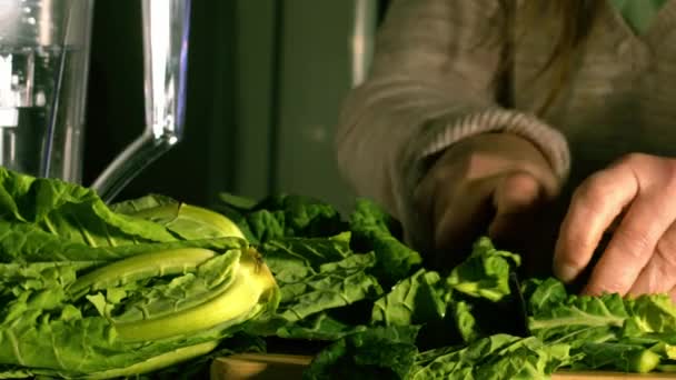 Woman Prepares Fresh Healthy Winter Vegetables Ingredients Medium Zoom Slow — Vídeo de Stock