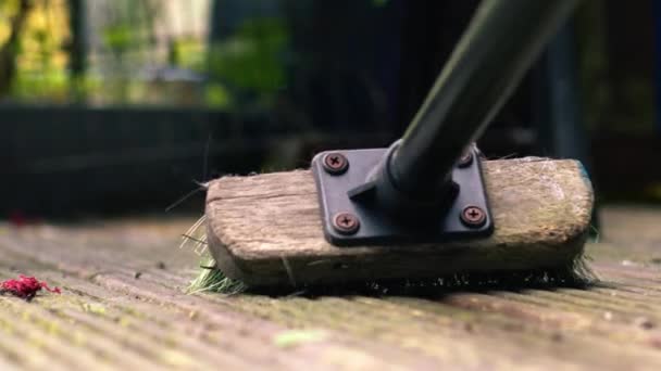 Limpeza Decks Madeira Usados Antigos Com Escova Baixo Médio Tiro — Vídeo de Stock