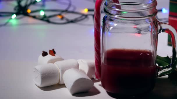 음료와 마쉬멜로 눈사람 클로즈업 크리스마스를 선택적인 — 비디오