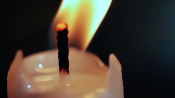 烛焰闪烁宏闭合慢动作缩放选择性聚焦 — 图库视频影像